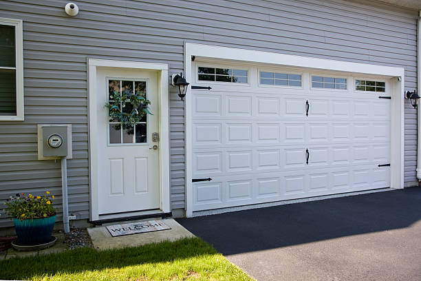 24/7 Emergency Garage Door Panel Replacement experts in Beverly Hills, TX